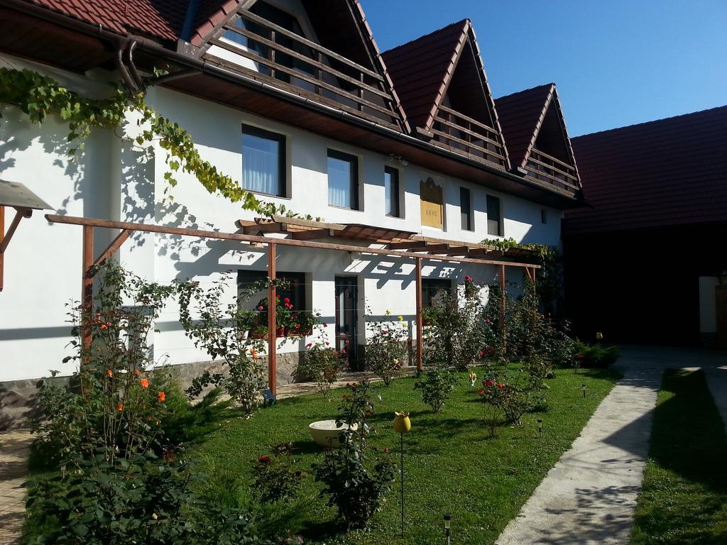 Casa Gross Hotel Cristian  Exterior photo